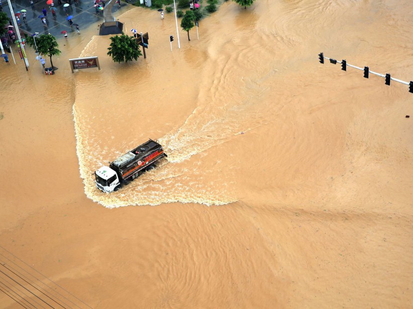Suite à de fortes pluies en Chine, à Rongjiang county, Qiandongnan Miao et Dong. Province Guizhou , 2 Juillet 2016. (186 morts et 45 disparus 